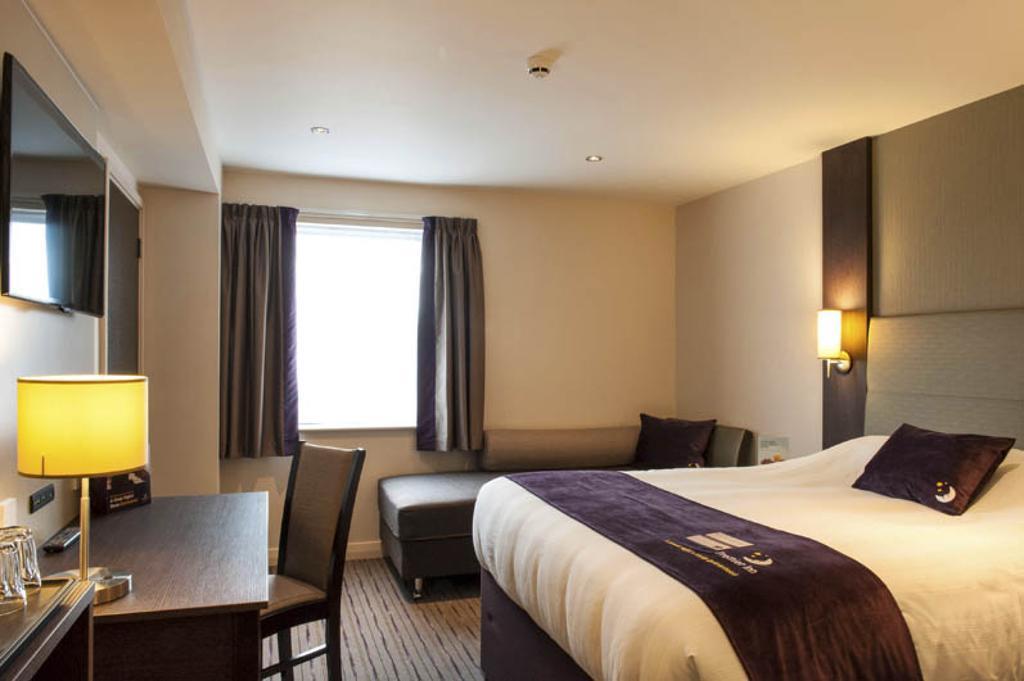 Premier Inn London Greenford Quarto foto