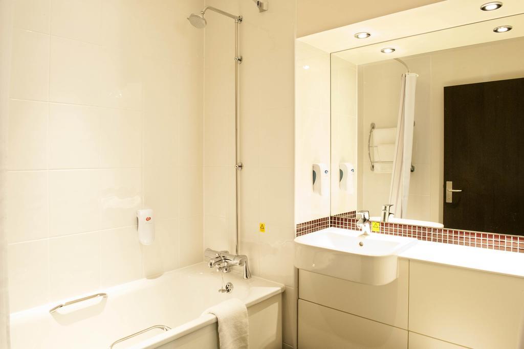Premier Inn London Greenford Quarto foto