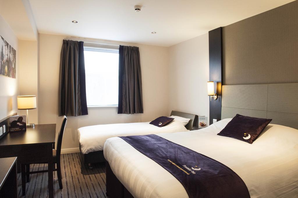 Premier Inn London Greenford Quarto foto
