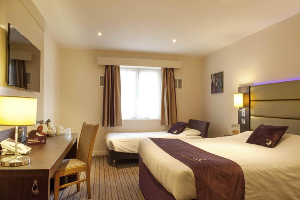 Premier Inn London Greenford Quarto foto