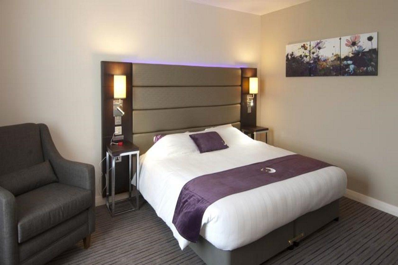 Premier Inn London Greenford Exterior foto
